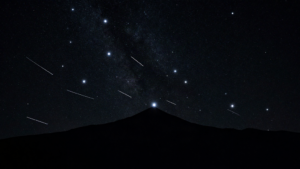Con los satélites propuestos, algunas noches habría tantos puntos moviéndose como estrellas